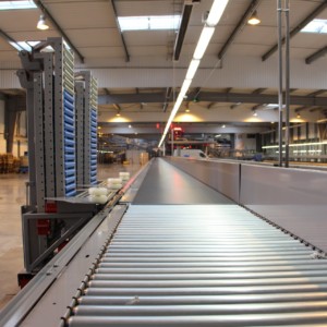 UPS LYON JONAGE - 2EME SITE FRANCE EN TAILLE ET EN INVESTISSEMENT Restructuration de 10.000 m² de messagerie et bureaux d'accompagnement pour un budget de 5M€ - Mission d'audit de bâtiment, de programmation technique et architecturale, d'assistance à maîtrise d'ouvrage en phases conception et réalisation y compris lancement de la consultation de maîtrise d'œuvre